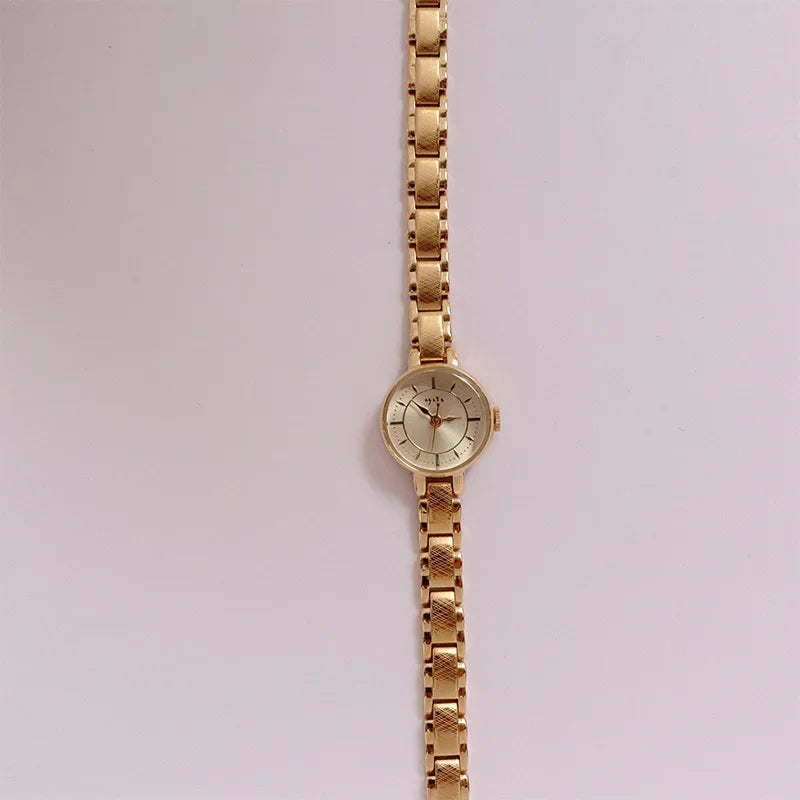 Women's Vintage Quartz Wristwatch — Gold & Silver Mesh Bracelet Band, Small Round Dial - champagne - Watches